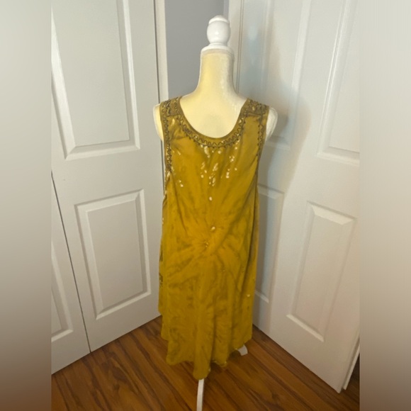 Beach Dress in browns, gold, cream and black. - Picture 5 of 8